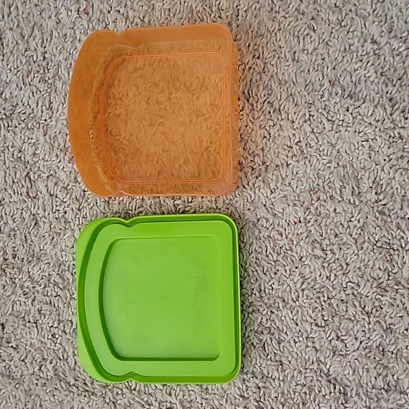 Ninja Turtle Metal Lunch box with sandwiche box, 3 snack holders and 2 puzzles. - Picture 6 of 11